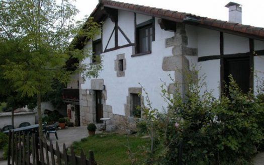 Casa-rural-con-rutas-a-caballo-labetxea-1