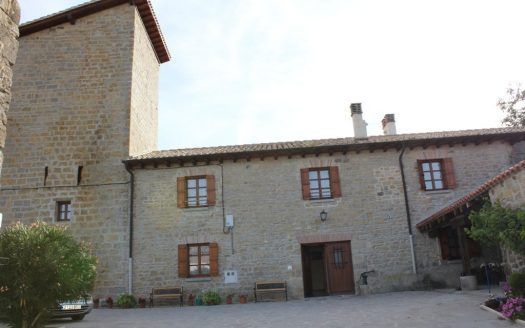Casa-rural-en-Lerruz-Navarra-Palacio-Lerruz-1